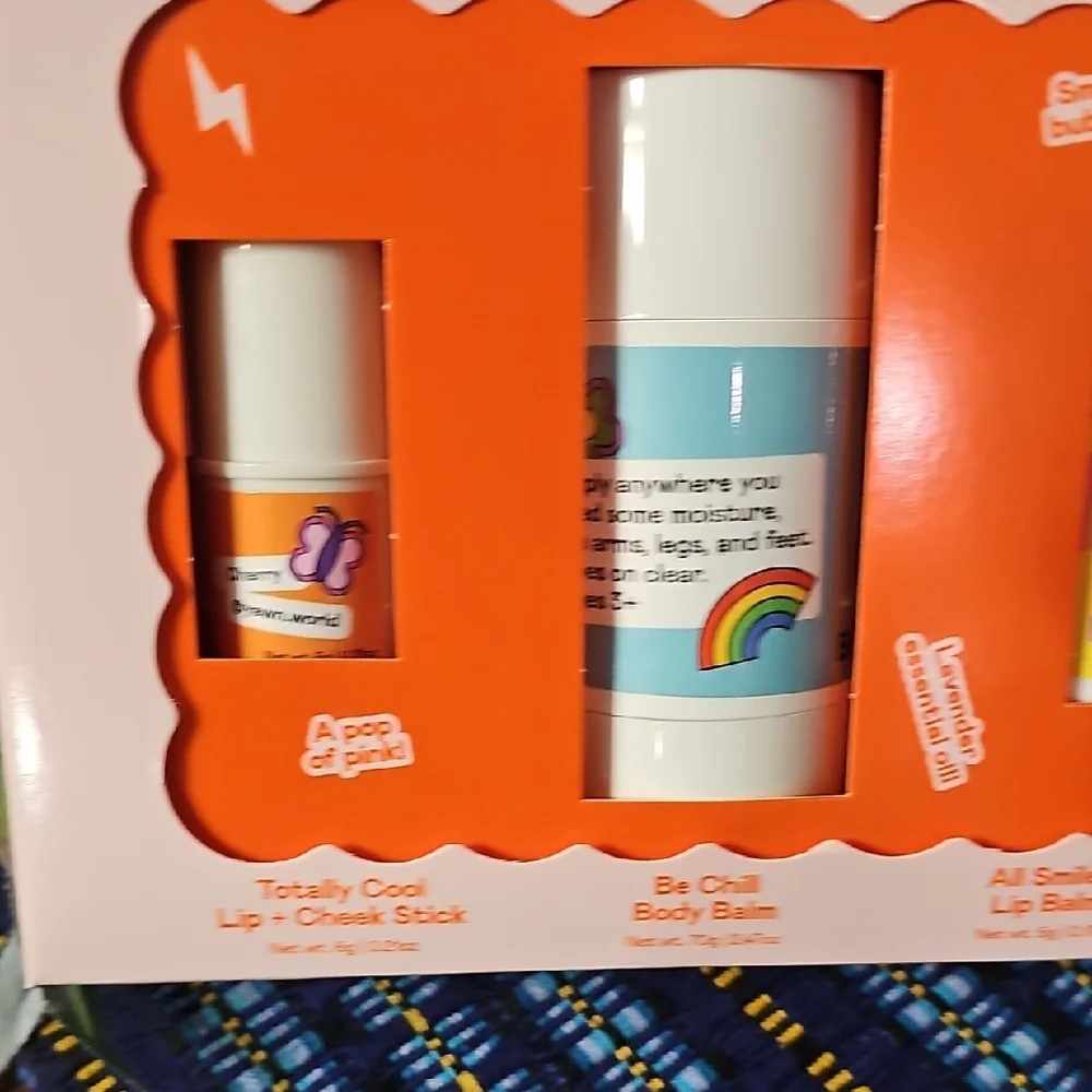 YAWN Kit 01 Kids makeup Set